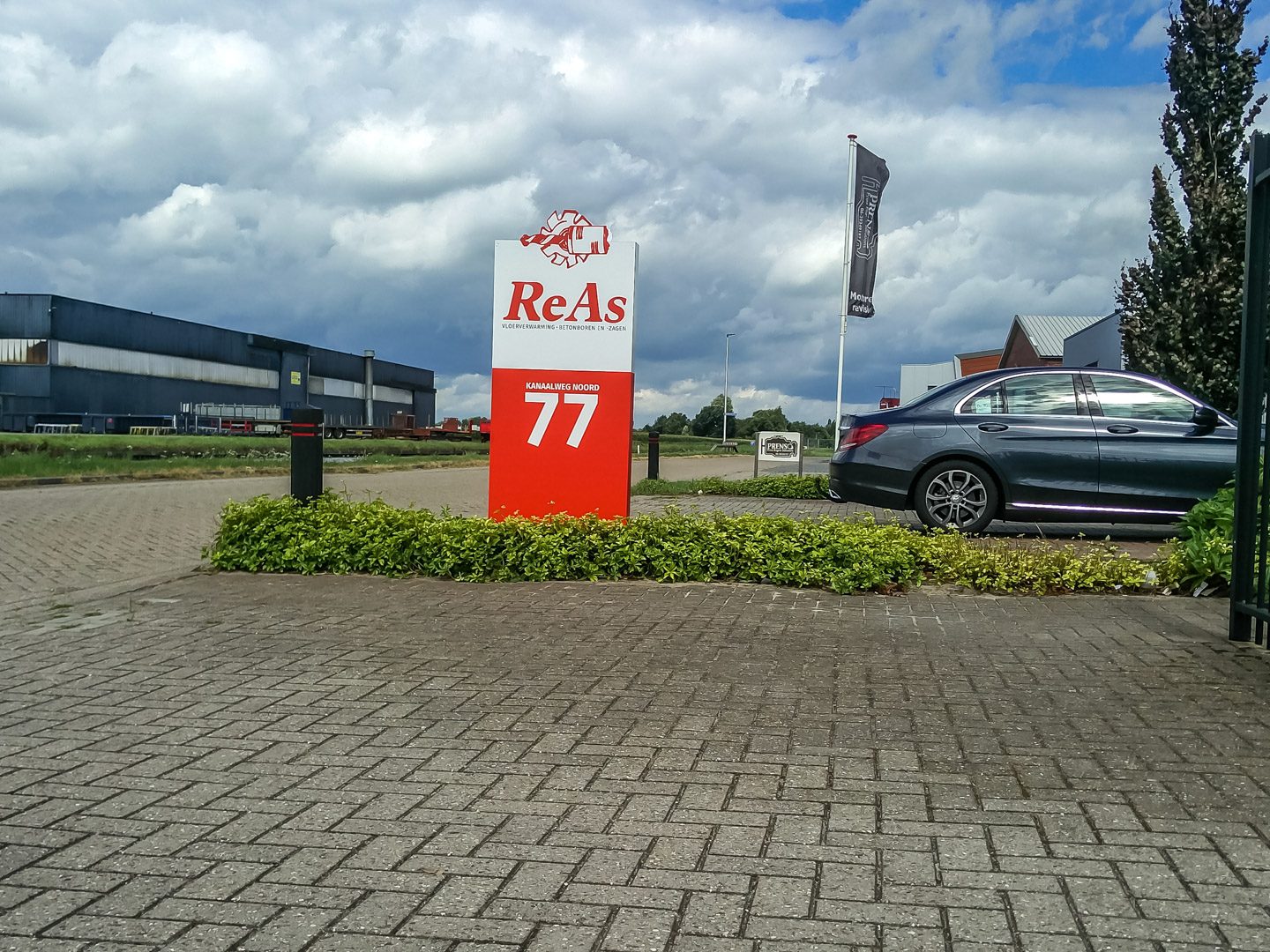 Reclamezuil, bewegwijzering, Twente, Vriezenveen, ReAs, as paint,