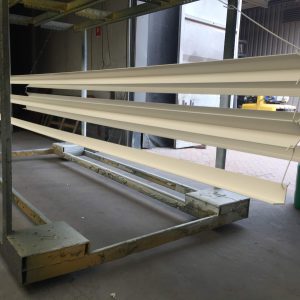 Poedercoaten, schuren, profielen, hoekprofiel, wit, coating, Vriezenveen, Twente