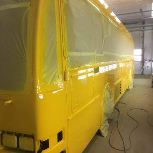 Spuiten, natlak, spuiterij, Volvo, VAD, paint, verf, AS Paint, Stichting Veteraan Autobussen,