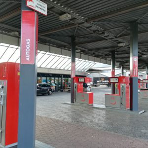 stickers, buitenreclame, bestickering, sign, bewegwijzering, infostickers, Weitzelpoort, gas, benzine, diesel, pompstation, AS Paint, Vriezenveen, Twenterand